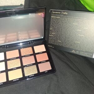 Artist Couture Supreme Nudes Eyeshadow Palette
